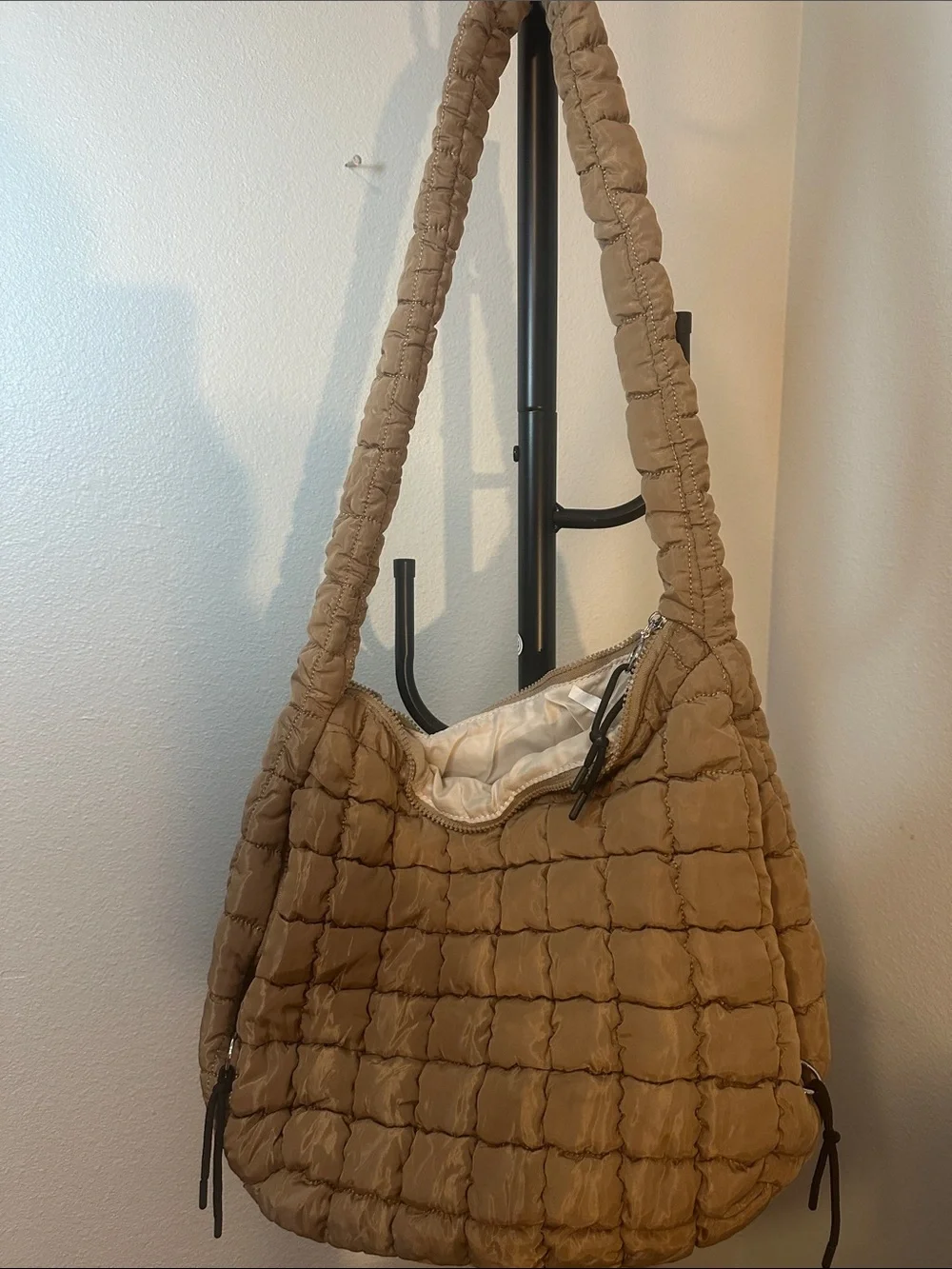 Quilted Hobo Shoulder Bag in Tan